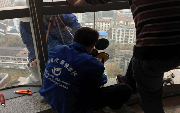 北京江寧萬達(dá)幕墻維修